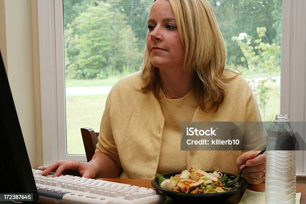 Foto de Mulher De Negócios e mais fotos de stock de 25-30 Anos - 25-30 Anos, 30-34 Anos, Adulto