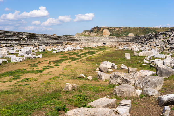 roman stadium in perge - roman antalya turkey restoring stock-fotos und bilder