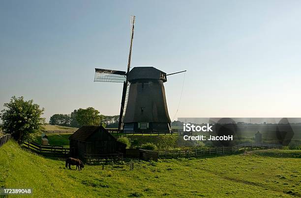 Holländische Windmühle Stockfoto und mehr Bilder von Abenddämmerung - Abenddämmerung, Architektur, Blau