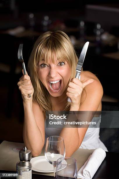 Photo libre de droit de Attend La Cuisine Française banque d'images et plus d'images libres de droit de Couteau de table - Couteau de table, Femmes, Fourchette