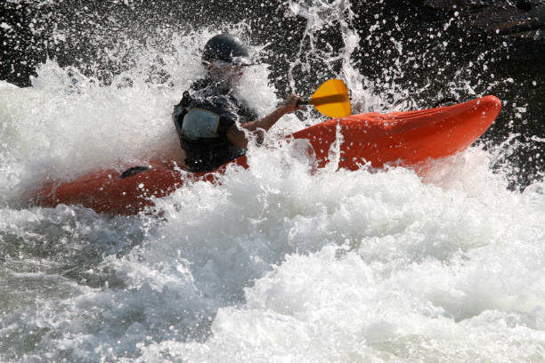 parte superior del blanco - kayaking white water atlanta river nature fotografías e imágenes de stock