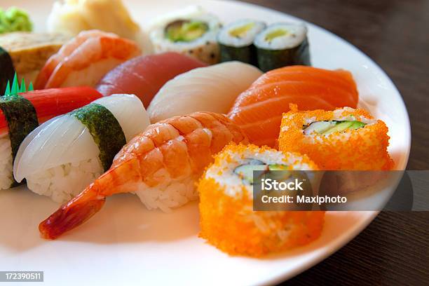 Photo libre de droit de Sushi Gros Plan banque d'images et plus d'images libres de droit de Aliment - Aliment, Aliment cru, Aliments et boissons