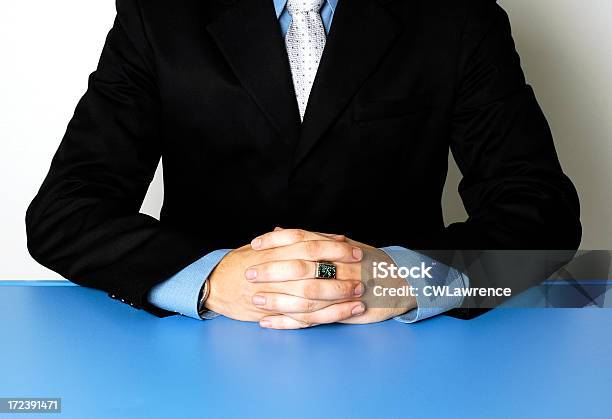 En La Tabla Foto de stock y más banco de imágenes de Adulto - Adulto, Adulto joven, Bien vestido