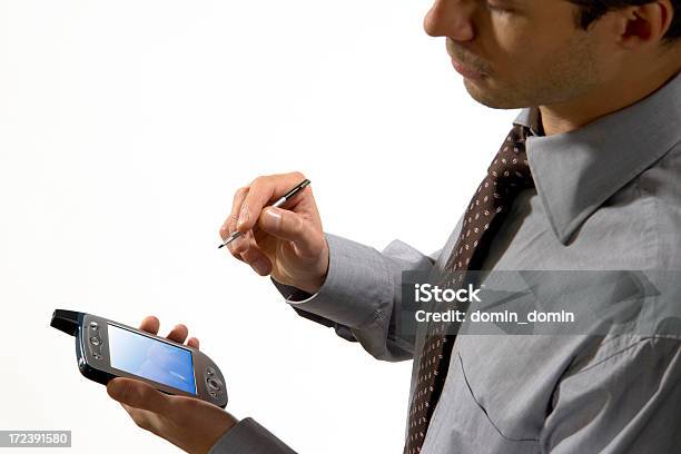 Zbliżenie Mężczyzna Trzymając W Rękach Telefon Komórkowy Z Scriber - zdjęcia stockowe i więcej obrazów Biznes