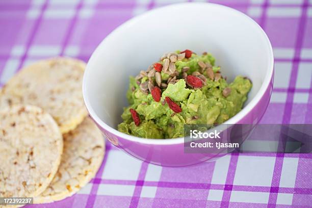 Saudável Guacamole - Fotografias de stock e mais imagens de Abacate - Abacate, Alimentação Saudável, Claro