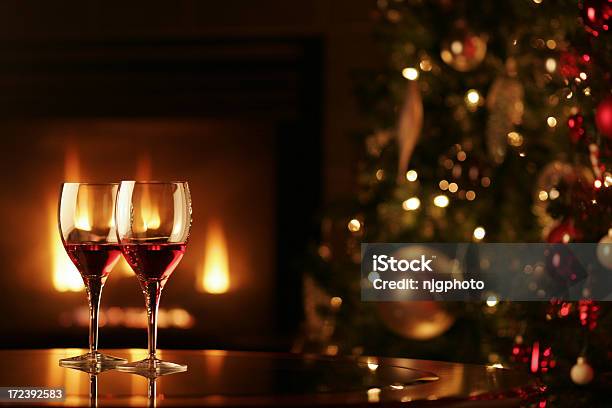 Photo libre de droit de Les Fêtes De Fin Dannée banque d'images et plus d'images libres de droit de Vin - Vin, Noël, Feu