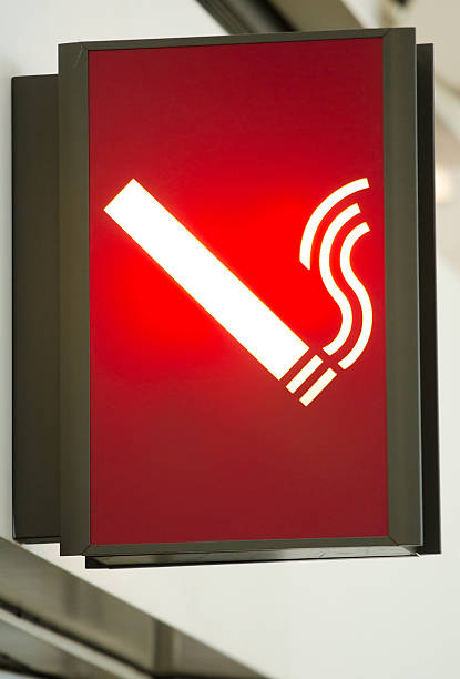 istock Smoking Room Sign - Airport 172393131
