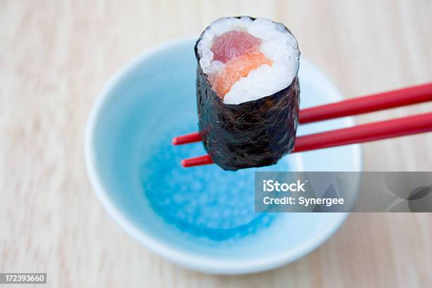 Sushi Na Pałeczki - zdjęcia stockowe i więcej obrazów Bez ludzi - Bez ludzi, Czerwony, Dbałość o ciało