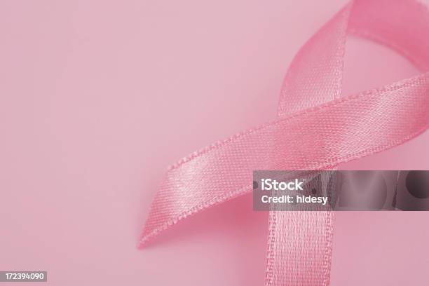 Cancro Al Seno Rosa - Fotografie stock e altre immagini di Beneficenza - Beneficenza, Cancro al seno, Composizione orizzontale