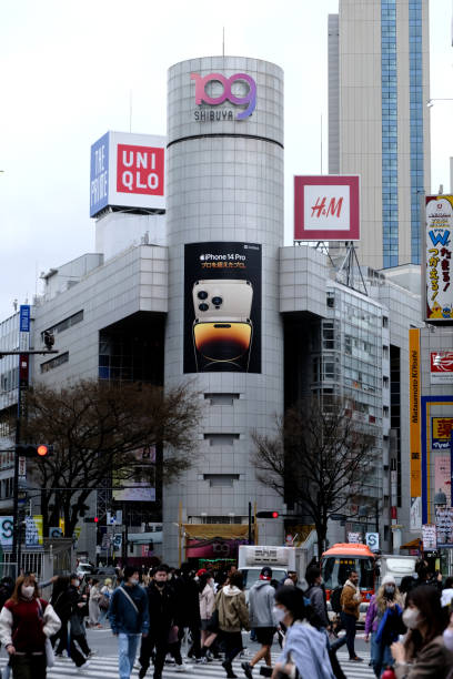 渋谷交差点の群衆、東京、日本 - shibuya 109 ストックフォトと画像