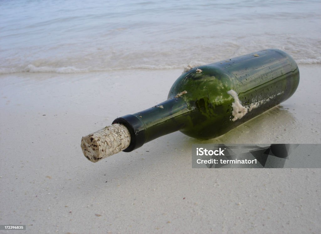 Message dans une bouteille - Photo de A l'abandon libre de droits