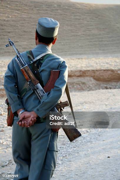 Foto de Viver Em Guerra Horários e mais fotos de stock de Forças armadas - Forças armadas, AK-47, Adulto