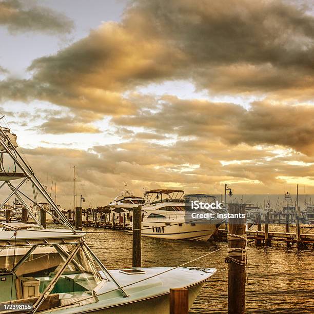 Barcos - Fotografias de stock e mais imagens de Ancorado - Ancorado, Atividades de Fim de semana, Baía de Biscayne