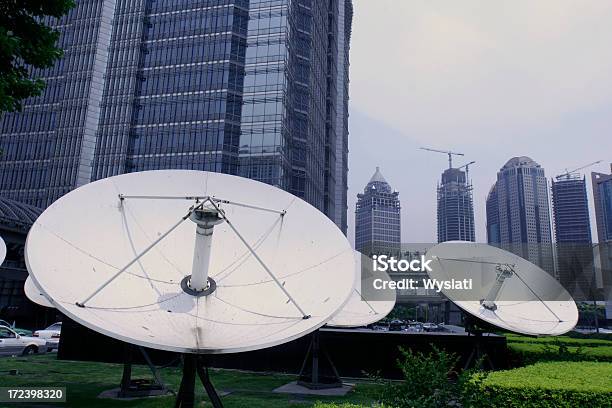 Shanghai Satelitarnej - zdjęcia stockowe i więcej obrazów Antena satelitarna - Antena satelitarna, Bez ludzi, Biurowiec