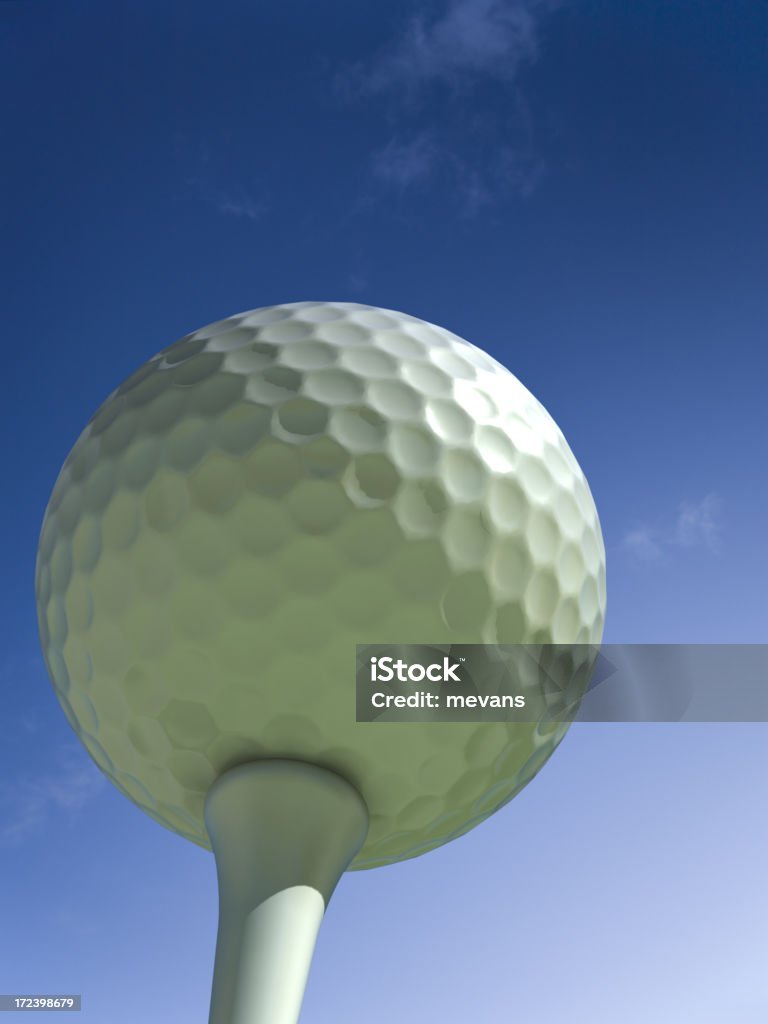 Bola de golfe no campo - Foto de stock de Abaixo royalty-free