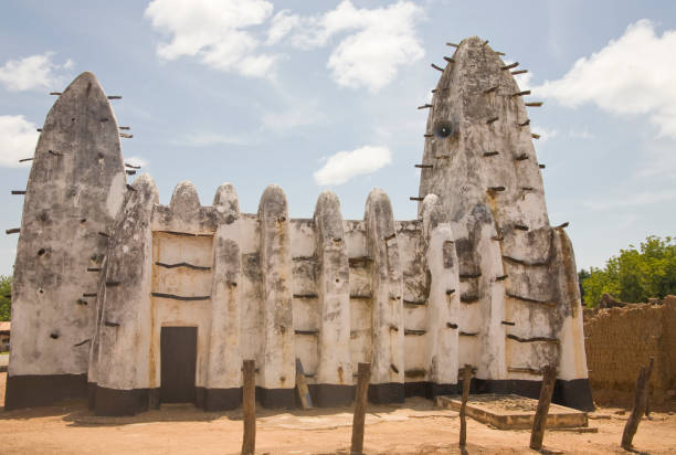 istock Ghana: Old Mosque at Banda Nkwanta 172399221