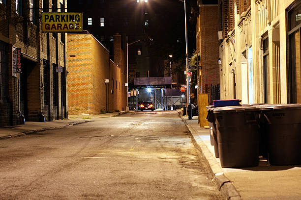 istock Limousine on Brooklyn Heights Deserted Backstreet at Night 172400132