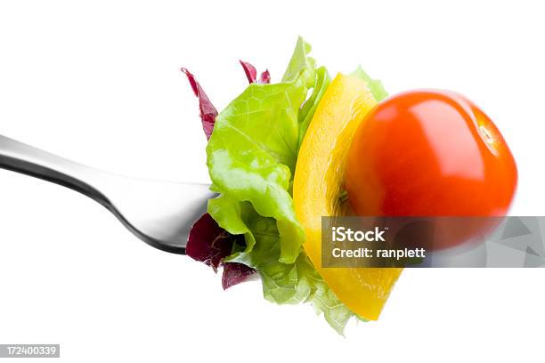 Foto de Mesa Com Salada Fresca e mais fotos de stock de Garfo - Garfo, Comida, Salada