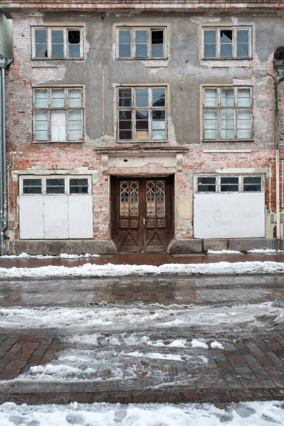 istock abandoned residential building 1724011081