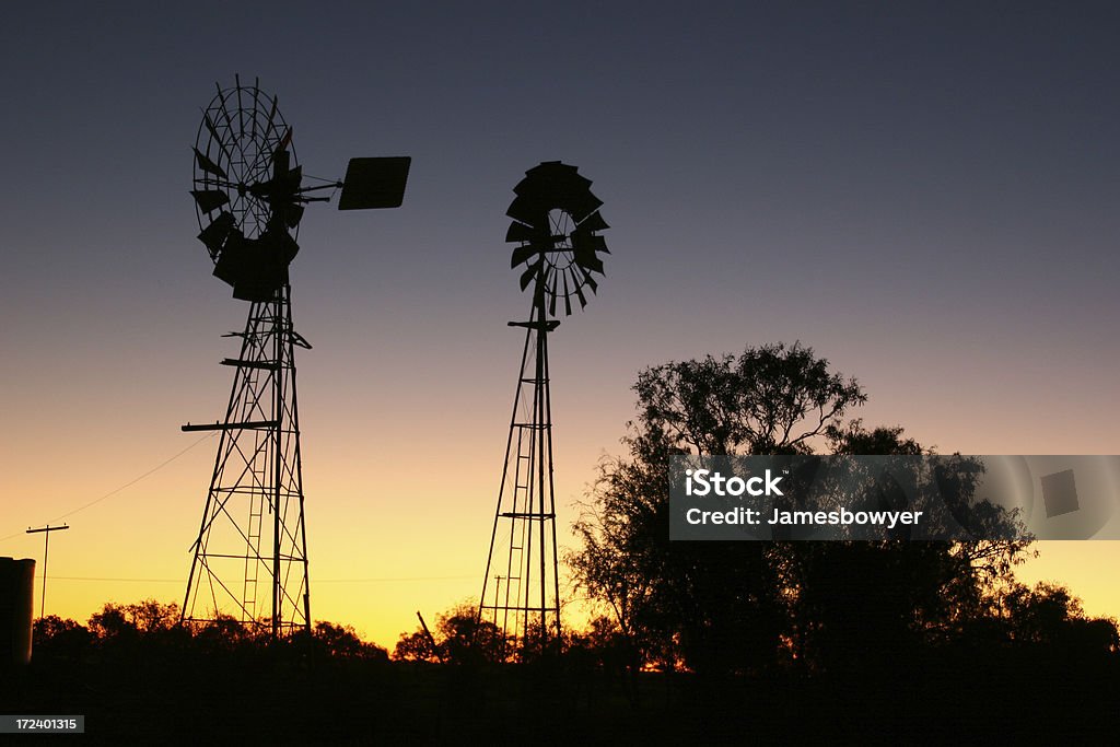 Ветряные мельницы на закат - Стоковые фото Австралия - Австралазия роялти-фри