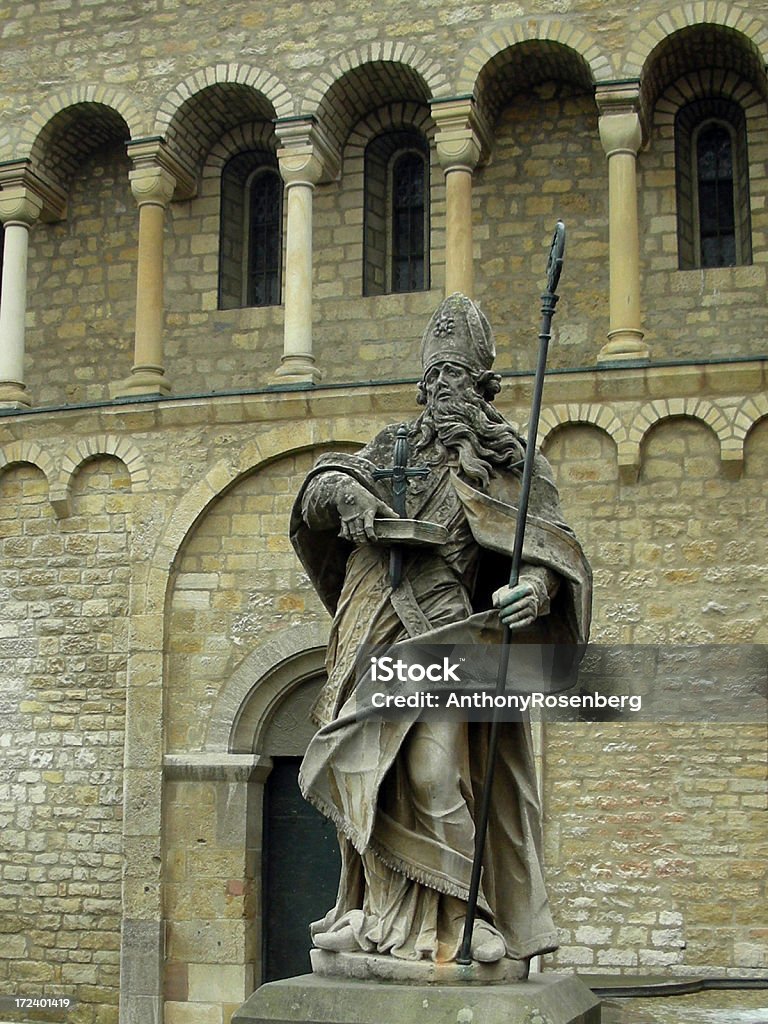 Статуя Святой на Бонифаса - Стоковые фото Мемориал роялти-фри