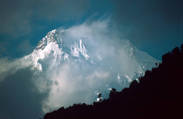 la ganesh himal - ganesh himal foto e immagini stock