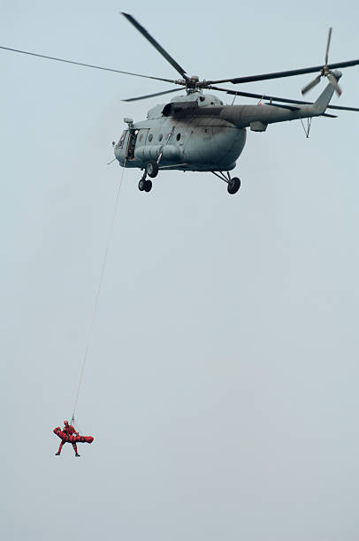 helicóptero - rescue helicopter coast guard protection fotografías e imágenes de stock