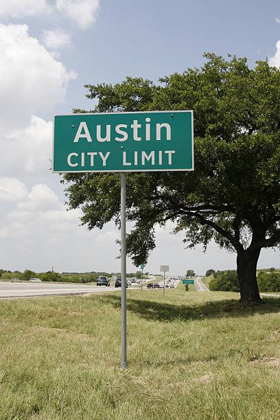 istock Austin City Limit Sign 172402047