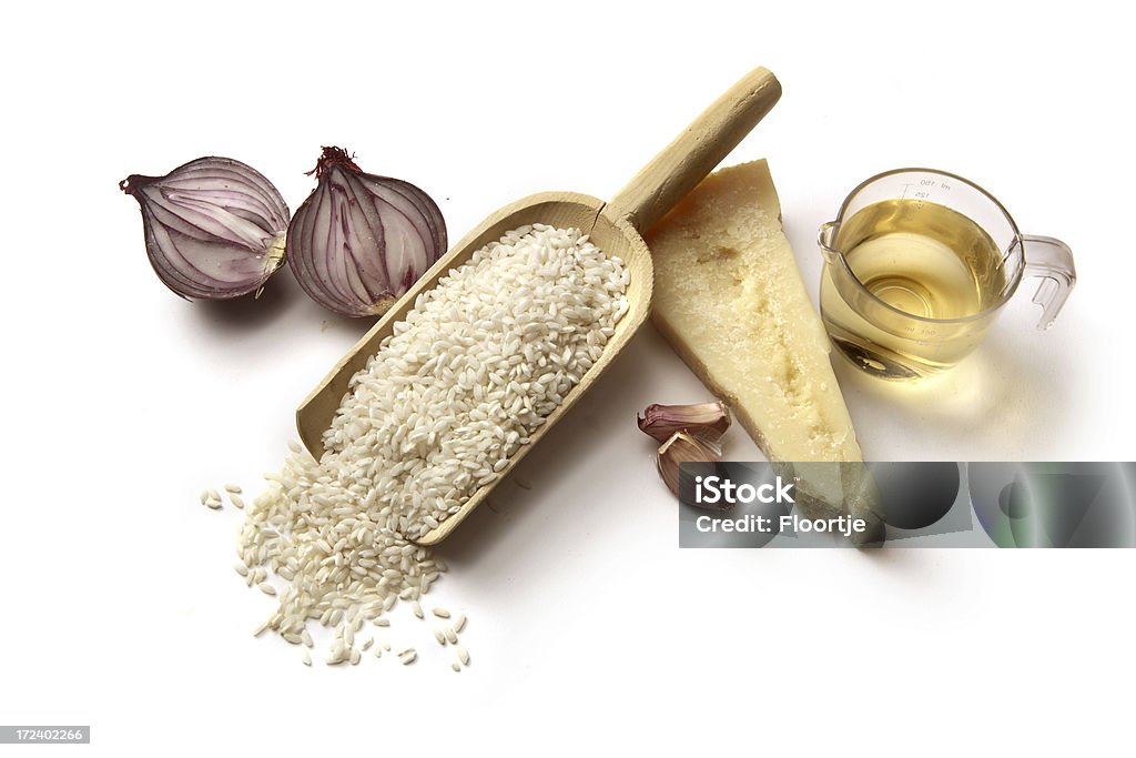 Ingredienti italiani: Risotto riso, cipolla, aglio, il parmigiano e vino - Foto stock royalty-free di Aglio - Alliacee