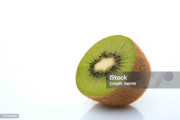 Kiwi Fotografia Da Studio - Fotografie stock e altre immagini di Alimentazione sana - Alimentazione sana, Bellezza, Bianco