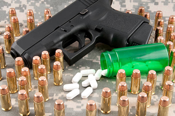 combater ppst conceito - addiction ammunition weapon army imagens e fotografias de stock