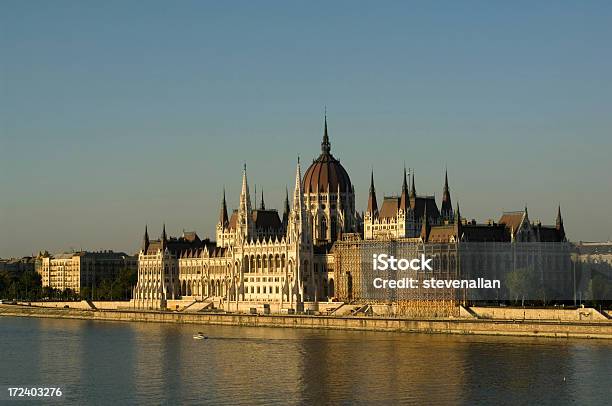 Foto de Budapeste O Parlamento e mais fotos de stock de Arquitetura - Arquitetura, Barco a vapor, Barco de passageiros