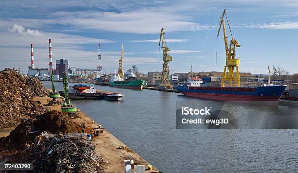 Photo libre de droit de Port Industriel À Szczecin Pologne banque d'images et plus d'images libres de droit de Ferraille - Ferraille, Fret, Navire