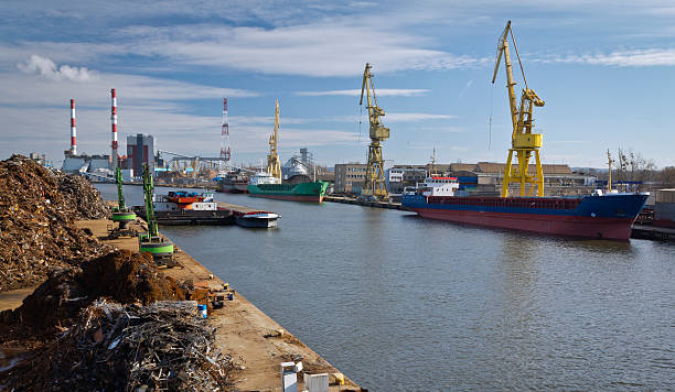 porto industriale di szczecin, polonia - industry szczecin europe nautical vessel foto e immagini stock
