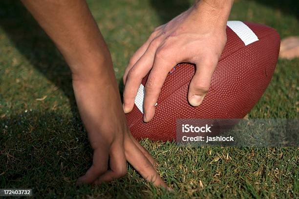 Foto de Caminhada De Futebol e mais fotos de stock de Atacar - Termo Esportivo - Atacar - Termo Esportivo, Brincar, Competição