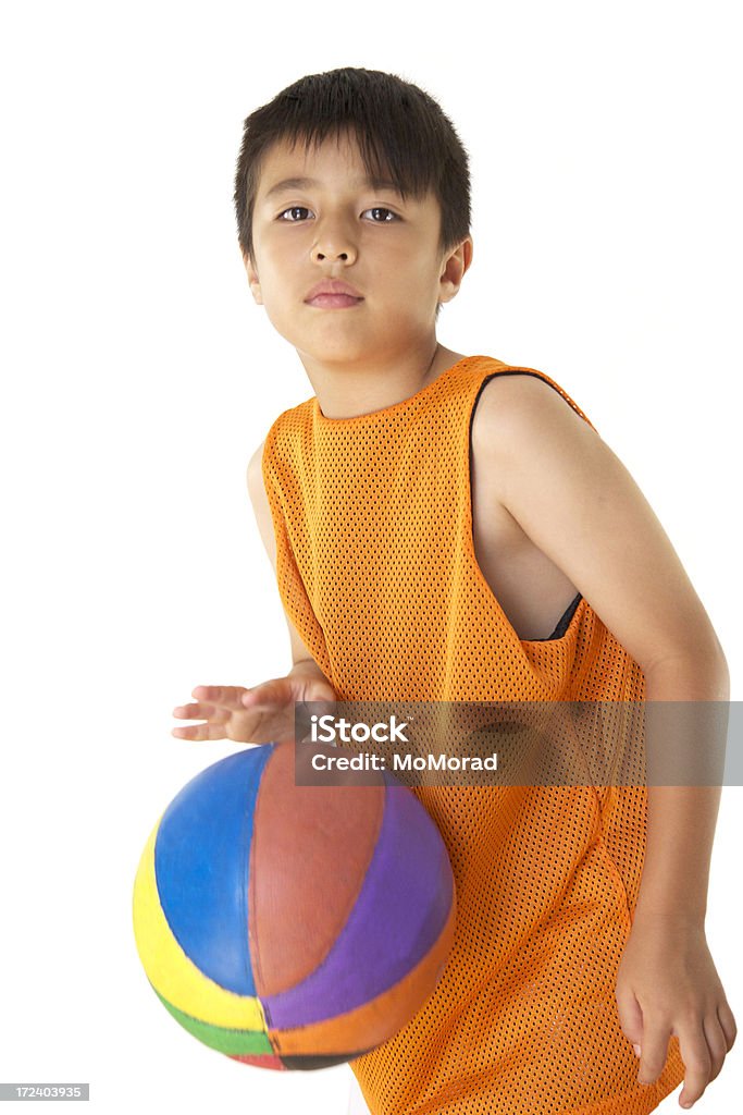 Menino com bola de basquete - Foto de stock de 6-7 Anos royalty-free