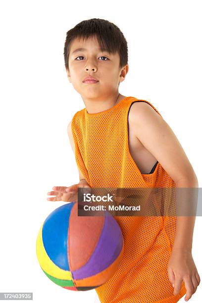 Foto de Menino Com Bola De Basquete e mais fotos de stock de 6-7 Anos - 6-7 Anos, Asiático e indiano, Basquete