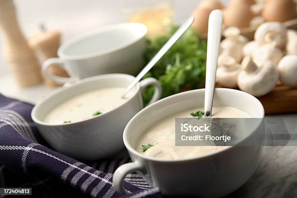 Foto de Sopa De Imagens Estáticas Sopa De Cogumelos e mais fotos de stock de Alimentação Saudável - Alimentação Saudável, Antepasto, Aquário