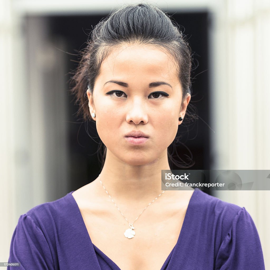 Jovens bonitas Menina chinesa em pose graves - Royalty-free 20-29 Anos Foto de stock