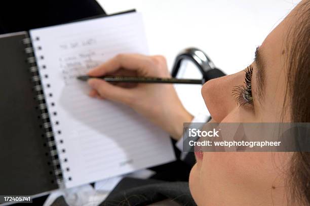 Photo libre de droit de Femme Daffaires Écrire banque d'images et plus d'images libres de droit de Adulte - Adulte, Adulte d'âge moyen, Affaires