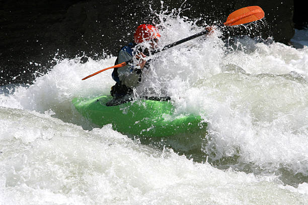 whitewater collisione - kayaking white water atlanta river nature foto e immagini stock