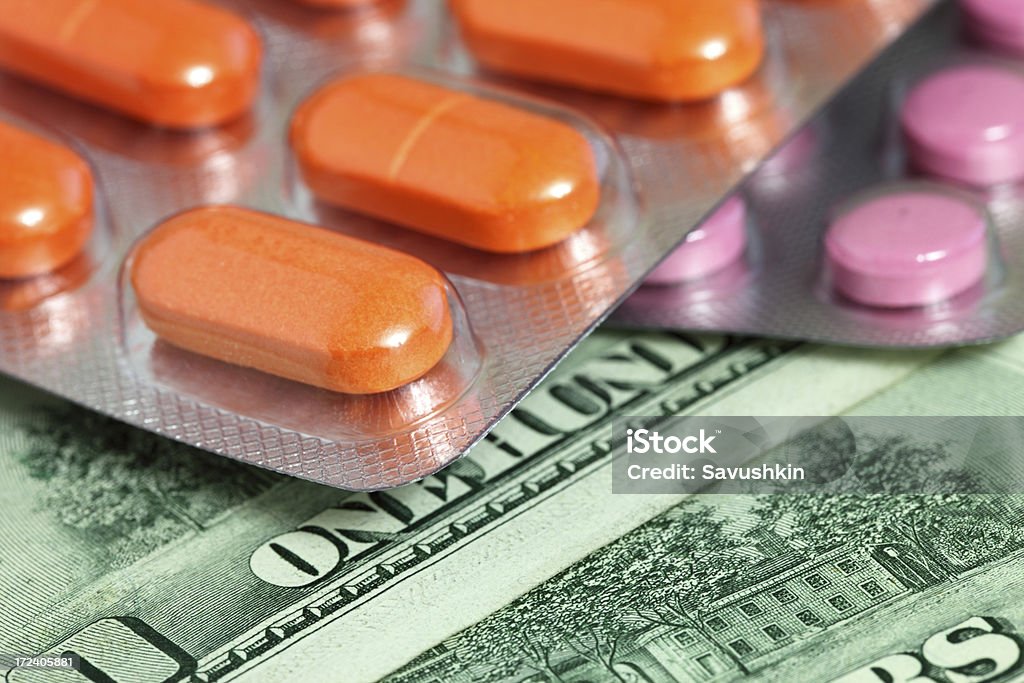 Pílulas e dinheiro - Royalty-free Anestésico Foto de stock