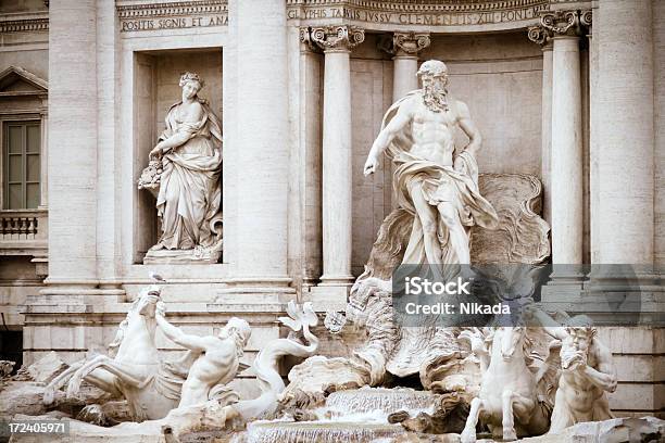 Fontana Di Trevi A Roma - Fotografie stock e altre immagini di Acqua - Acqua, Ambientazione esterna, Architettura