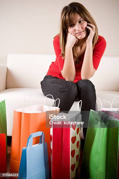 Dziewczyna Na Zakupy - zdjęcia stockowe i więcej obrazów Codzienne ubranie - Codzienne ubranie, Dorosły, Dostatek
