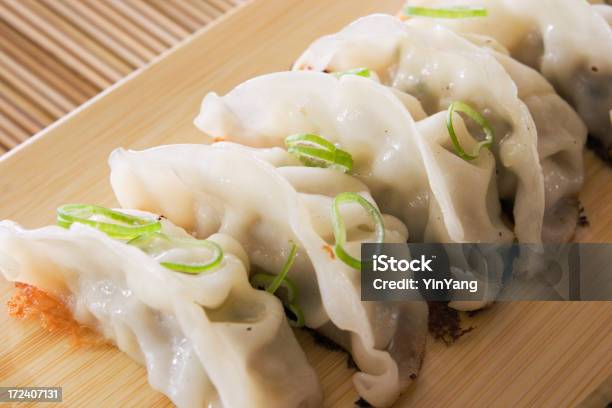 中華料理和食の焼き餃子は宇都宮の餃子アジア料理の点心 - クローズアップのストックフォトや画像を多数ご用意 - クローズアップ, ダンプリング, レストラン