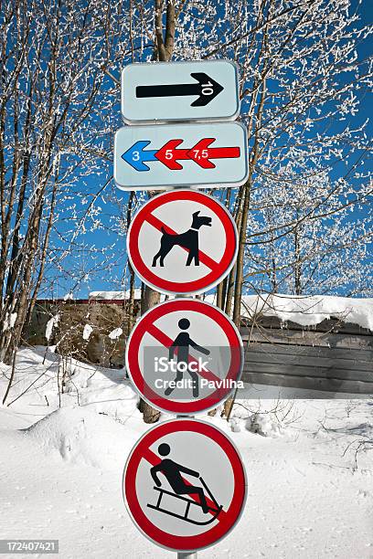 Foto de As Placas Para A Pista De Esqui Crosscountry Eslovênia e mais fotos de stock de Ajardinado