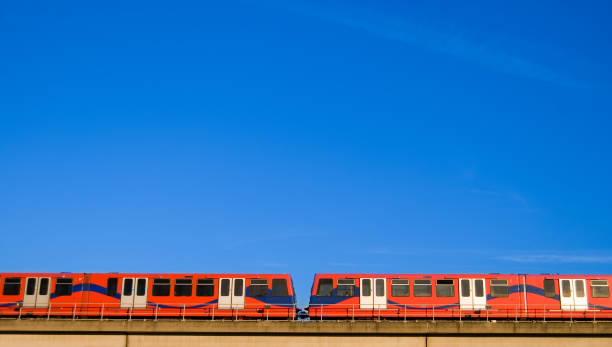 metro trem - docklands light railway imagens e fotografias de stock