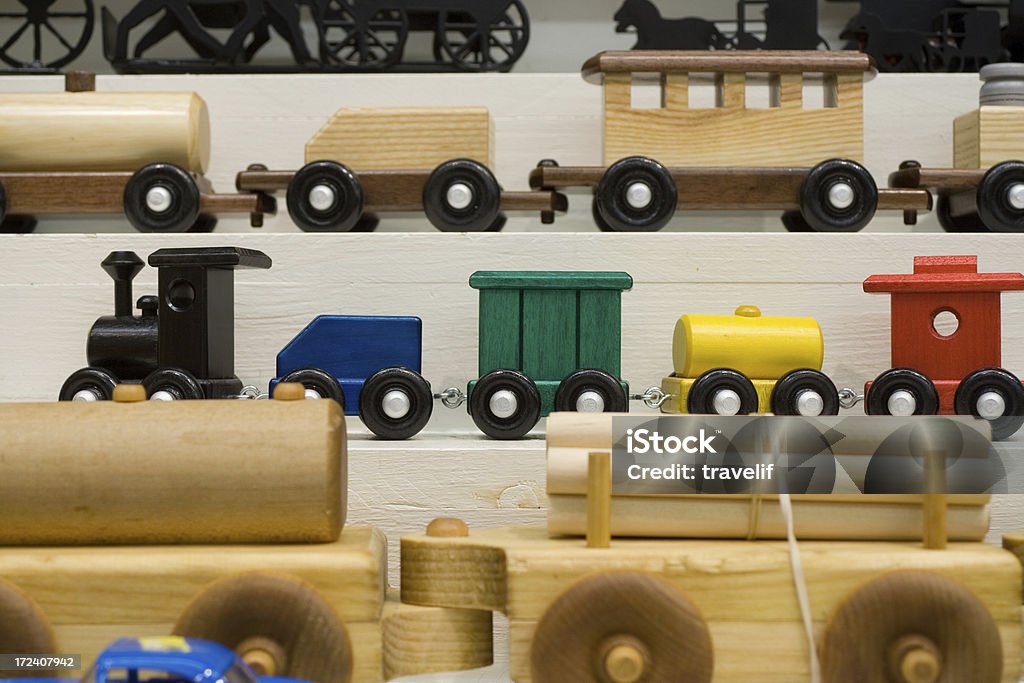 Die mit Holz Spielzeug-Züge - Lizenzfrei Spielwarengeschäft Stock-Foto