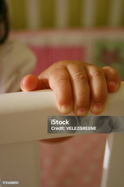 Baby Hände Stockfoto und mehr Bilder von Abhängigkeit - Abhängigkeit, Alleinerzieherin, Aufwachen