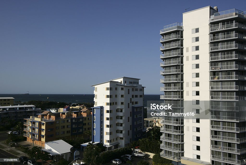 Grattacielo appartamenti - Foto stock royalty-free di Acqua